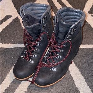 Good Condition Sorel Booties